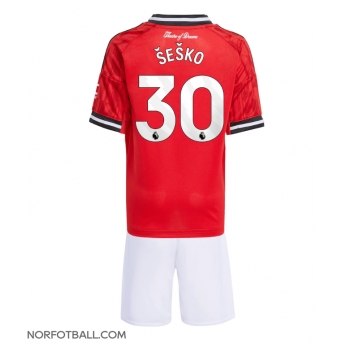 Billige Fotballdrakt Manchester United Benjamin Sesko #30 Replika Hjemmedraktsett Barn 2025-26 Kortermet (med bukser)